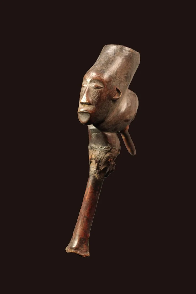 Ceremonial pipe with hlavou predka in tribe Mangbetu – Kongo